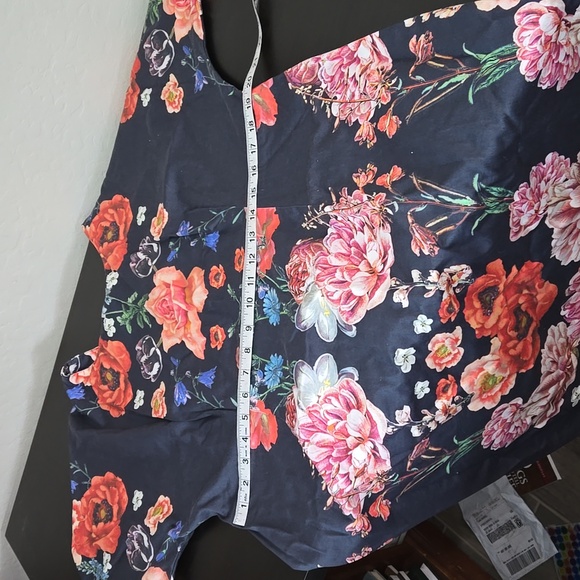 Asos Plus Size Curvy Floral Fitted Dress V Back And Hidden Zipper Plus Size 16 - Picture 10 of 12